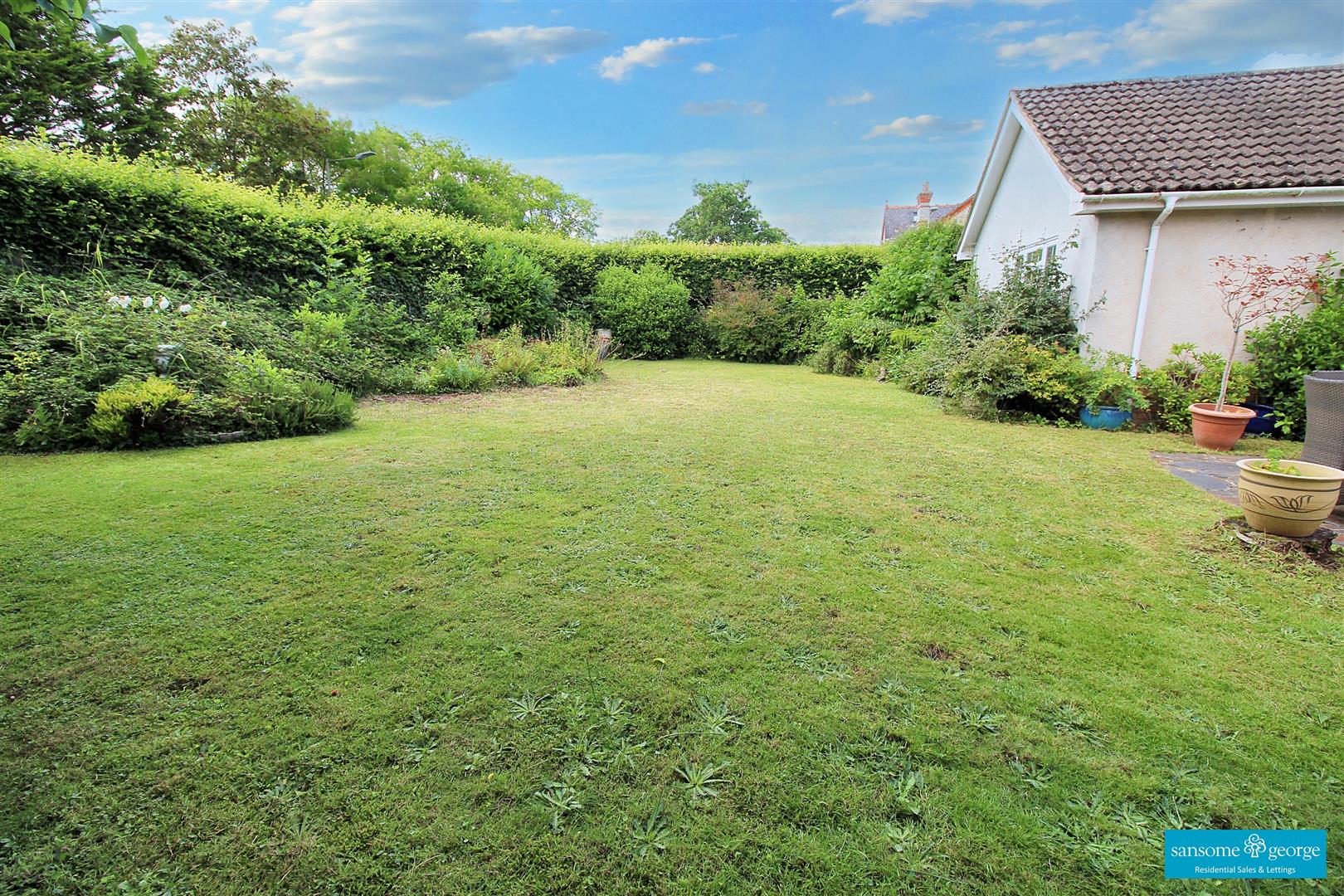 Longleat Drive, Tilehurst